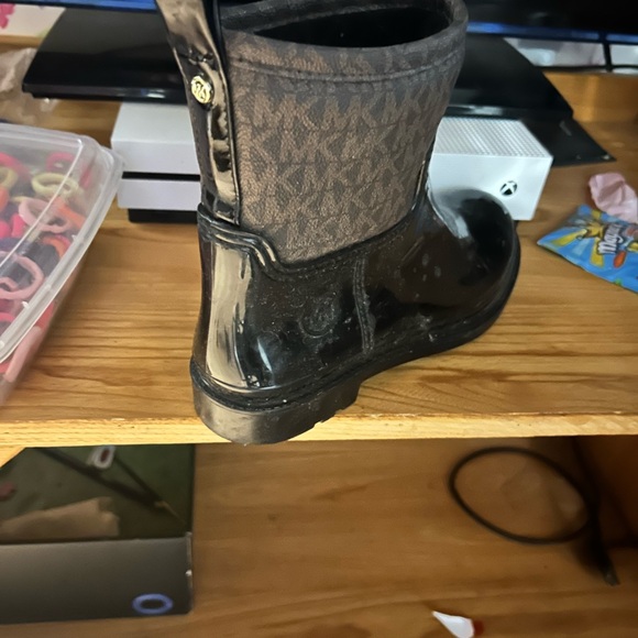 Rain boots size 7 brand new - Picture 1 of 4